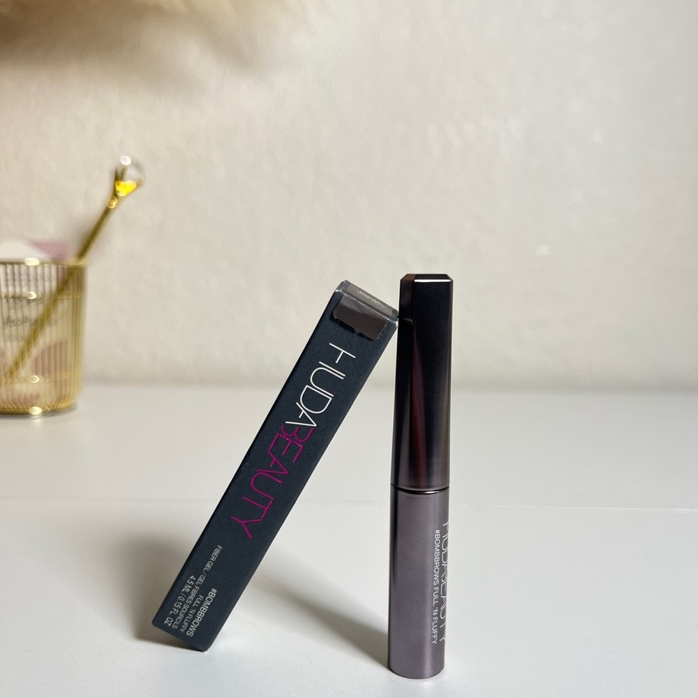 Huda Beauty Full N Fluffy Fiber Gel Shade 7 Black Brown